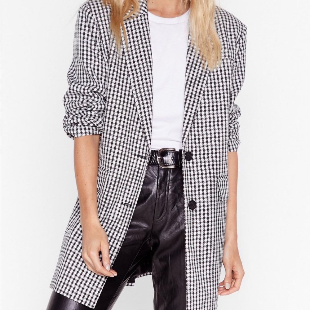 Brand new oversized blazer size 10 very fashion and cool very good material ❤️